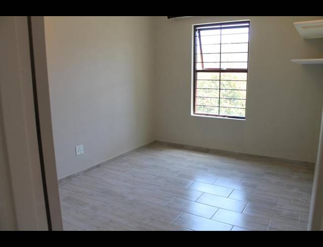 3 BEDROOM APARTMENT FOR SALE IN MARAIS STEYN PARK